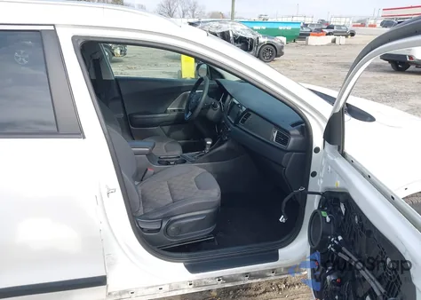 2018 Kia Niro Lx z USA, uszkodzony, nr VIN KNDCB3LC5J5172057